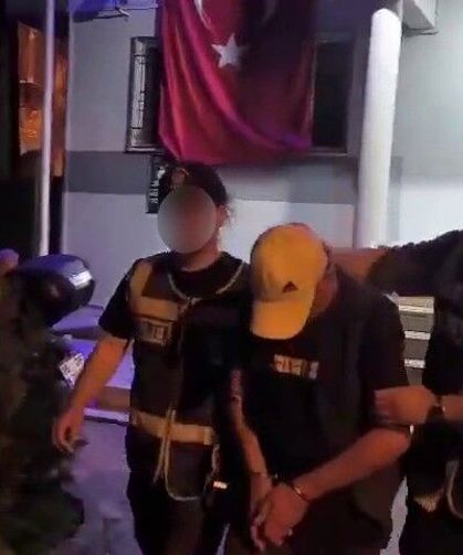 Bursa'da uyuşturucu operasyonu: 1 kiloya yakın esrar ele geçirildi, 4 şüpheli yakalandı