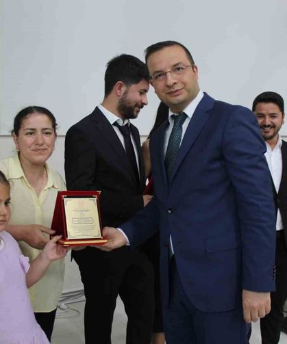 Cizre'de 7'den 70'e Okuyan Cizre Projesinde 2,5 milyon sayfa kitap okundu