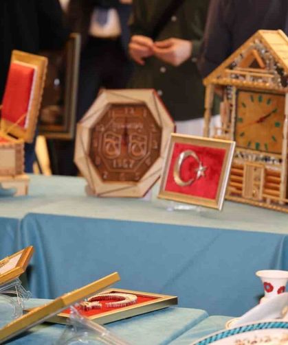 'Demir Parmaklıklardan Tuvale, Değişimin ve Emeğin Resmi' Sergisi