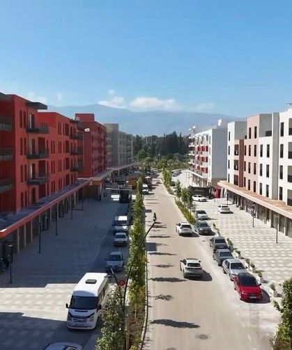 Depremin ardından yeniden inşa edilen Antakya'nın kalbinde ticaret yeniden başladı
