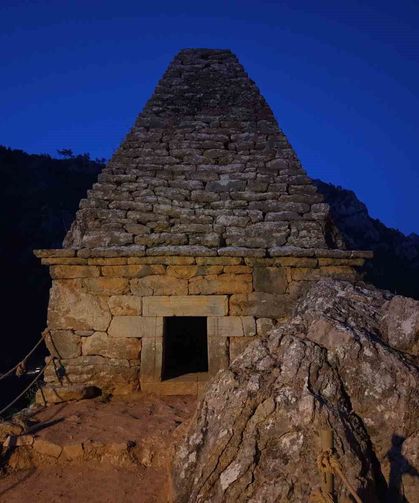 Diagoras'ın Piramit Mezarı gece aydınlatmasıyla yeni görünümüne kavuştu