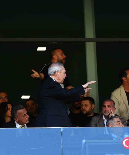 Fenerbahçe olağanüstü seçimli genel kurulunda arbede çıktı
