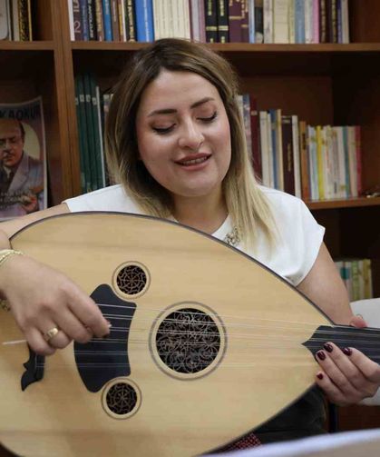 Hayallerinden vazgeçmedi, beyaz önlüğünü çıkartıp tekrar okula başladı