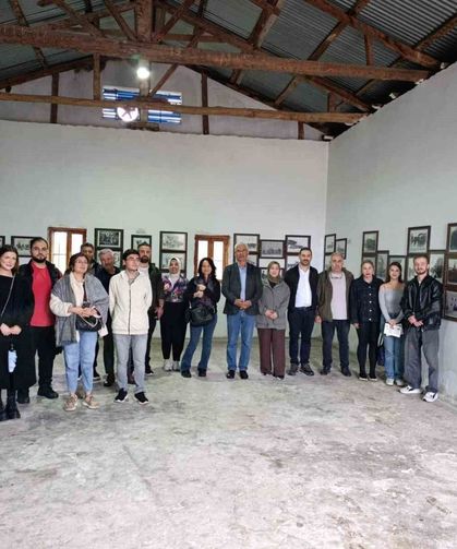İletişim Fakültesi öğrencileri Kozan'ın kurtuluşuna tanıklık eden tarihi belgeleri yerinde inceledi