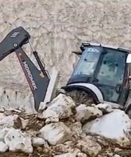İran sınırındaki yayla yolları kardan temizleniyor