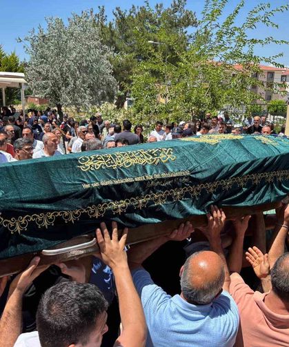 Irmak öğretmene acı veda