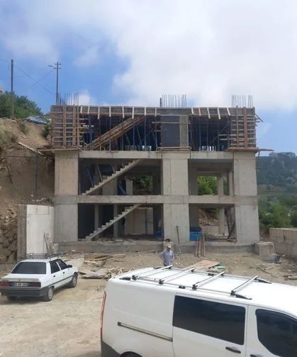 Kahramanmaraş'ta inşaattan düşen işçi ağır yaralandı