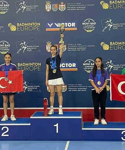 Manisalı badmintonculardan Sırbistan'da madalyalı başarı