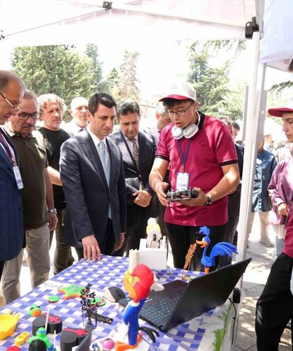 Meslek lisesi öğrencilerinin yaptığı ürünler görücüye çıktı
