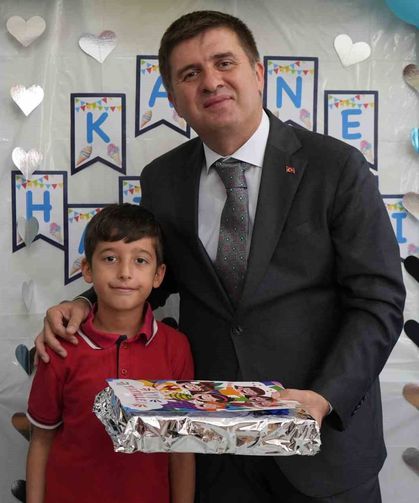 Öğrenciler karnelerini aldı, yaz tatili başladı: Ebeveynlere 'dijital bağımlılık' uyarısı