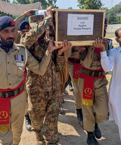 Pakistan'da düşen helikopterde 22 asker hayatını kaybetti