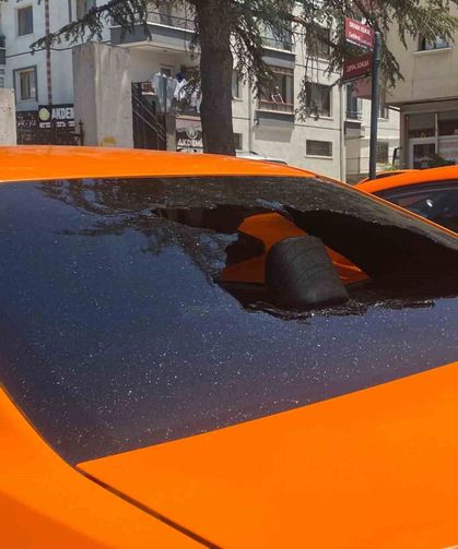 Taksi durağına satırlı ve sopalı saldırı: 3 yaralı