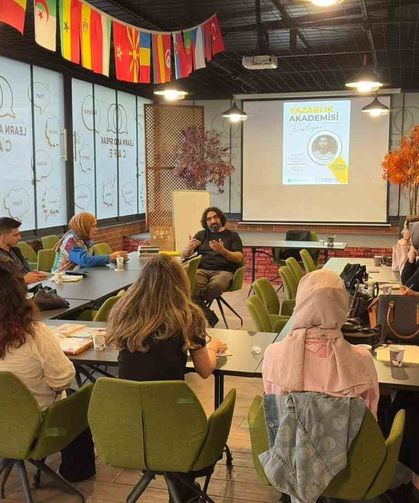 Yazarlık Akademisi'nde 50 saatlik eğitimle kalemler güçleniyor