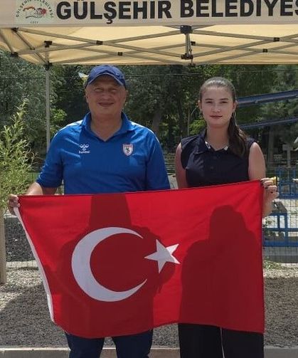 14 yaşındaki Sıla'dan Türkiye rekoru