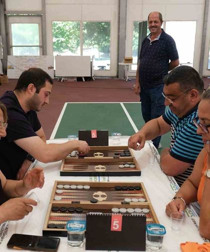 3. Geleneksel Klasik Tavla Turnuvası nefesleri kesti