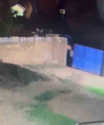 AK Partili meclis üyesinin evine düzenlenen silahlı saldırı kamerada