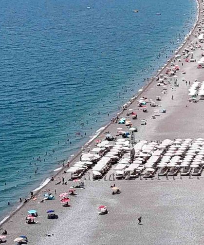 Antalya'da termometreler 38 dereceyi gösterdi, sahiller doldu