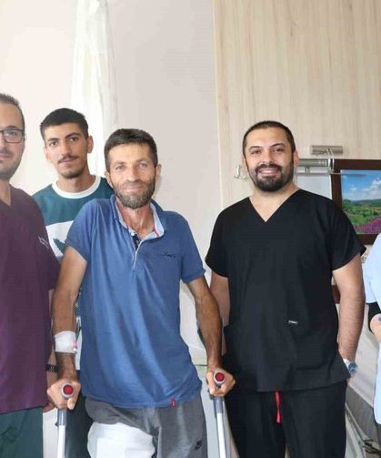 Bingöl'de 37 yıldır yürümekte zorlanan hastaya 10 saatlik operasyon