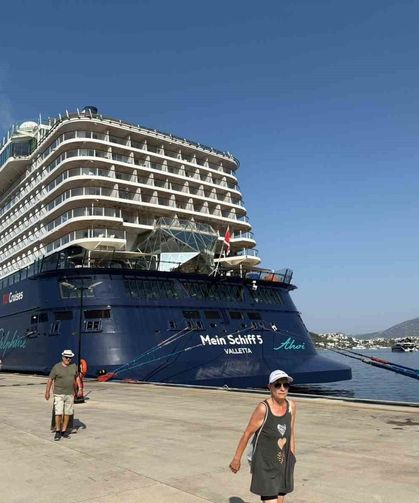 Bodrum'a 2 bin 746 yolcuyla geldi