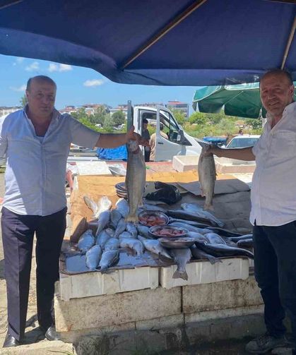 Çarşambalı balıkçı ikizler 40 yıldır aynı tezgahta