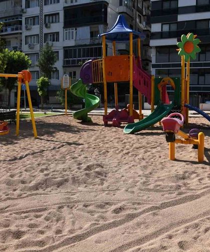 Çocuk parklarında zeytin çekirdeği dönemi