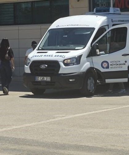 Genç kadını tabancayla vurarak öldürüp, ardından intihar etti
