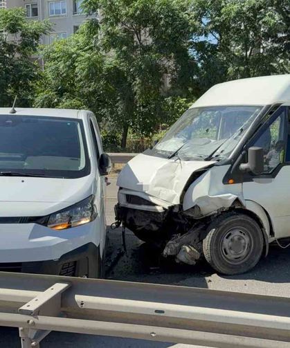 Hamile eşini hastaneye götürürken kaza yapan araca çarptı: 3 yaralı