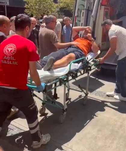İzmir'de silahlı saldırı: Kaçmaya çalışan saldırganı trafik polisi yakaladı