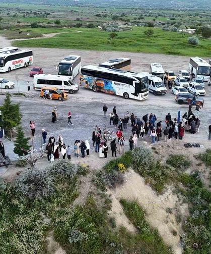 Kapadokya'da sıcak hava balonları olumsuz hava şartları nedeniyle havalanamadı