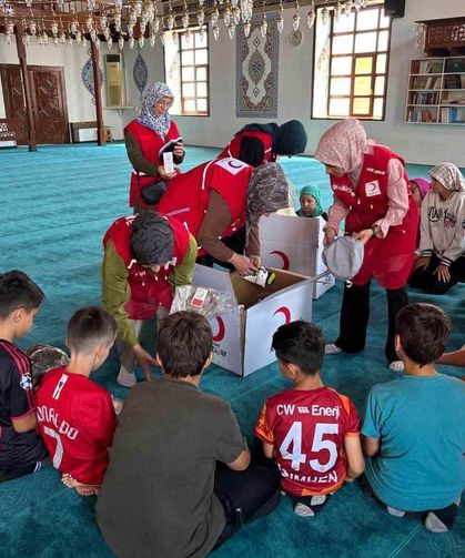 Kızılay'dan yaz Kur'an kurslarındaki çocuklara sürpriz