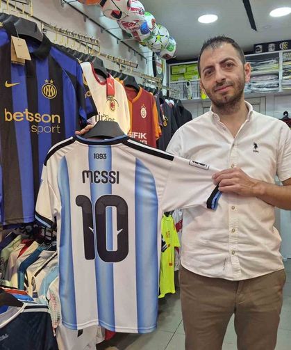 Milli maçların ardından forma satışlarında Messi hareketliliği