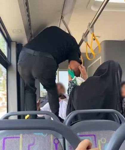 Otobüste tekmeli, yumruklu kavga