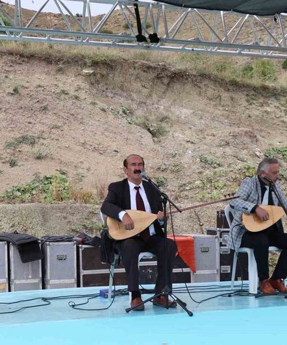 Âşık Sümmani, memleketi Narman Samikale'de yad edildi