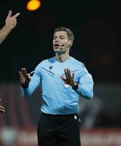 Beşiktaş - Hradec Kralove maçını Urs Schnyder yönetecek