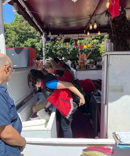 Bir külah dondurmaya 10 Euro talebiyle başlayan şikayet işletmeyi kapattırdı