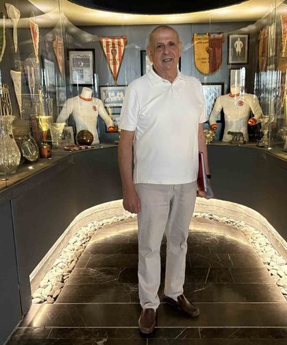 Bir kupa, iki şampiyon: 53 yıl önce ikiye bölünen kupanın yarısı Göztepe Müzesi'nde