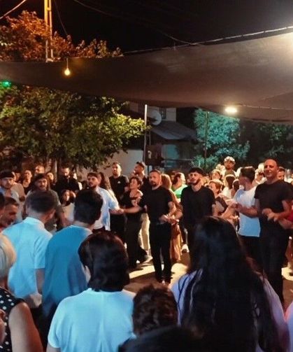 Çilek, böğürtlen, türkü ve halay! Tatlısu'da festival coşkusu