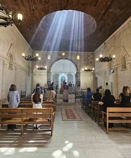 Depremde hasar gören 154 yıllık tarihi kilisede restorasyon çalışmalarına başlandı