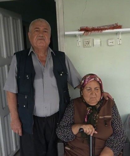 Eşine olan sevgisi 60 basamaklık merdivene asansör yaptırdı
