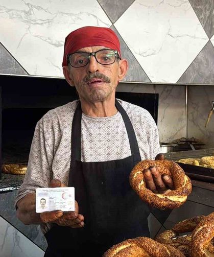 Eskişehir'de soyadıyla mesleği özdeşleşen simit ustası