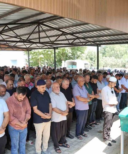 Göçükte hayatını kaybeden işçi Bekir Çelik, Kozan'da toprağa verildi