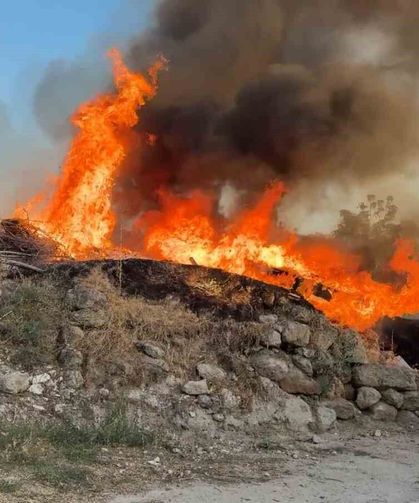 Güzelyurt ilçesinde tarihi ev alev alev yandı