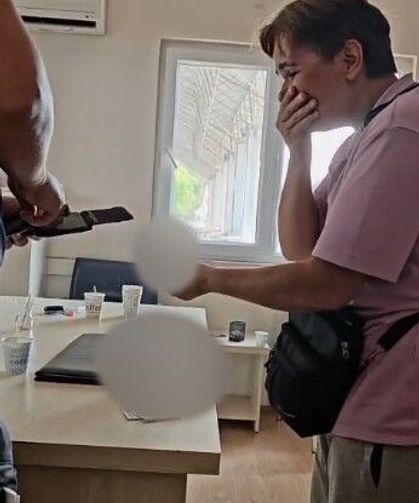 Hayatını kaybeden babasının hediyesini kaybetti, bulununca sözleri duygulandırdı