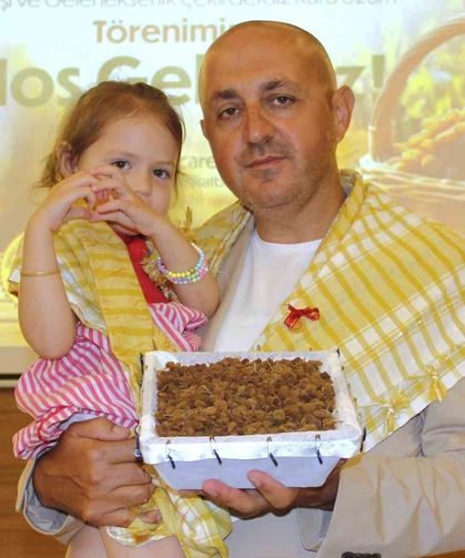 İlk kuru üzüm 4 bin TL'den satıldı, üretici asıl fiyatı bekliyor