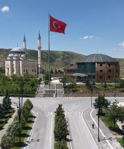 İstanbul'da eğitim ve 50 bin TL'lik burs, Bitlis'i köklü üniversitelerin önüne geçirdi