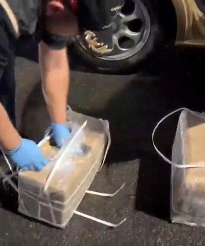İstanbul'da silah sevkiyatına operasyon: 120 tabanca ele geçirildi