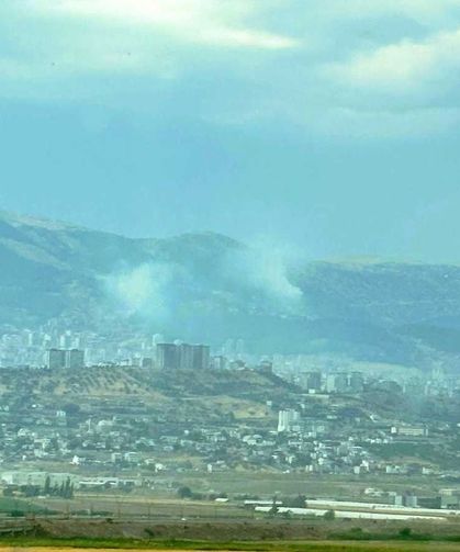 Kahramanmaraş'ta Ahır Dağı'na yıldırım düşmesi sonucu orman yangını çıktı