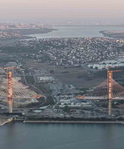 Kanal İstanbul'lun ilk köprüsünde 250 tonluk dev operasyon