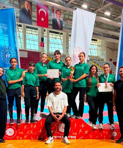 Körfezli genç karateci Türkiye üçüncüsü oldu