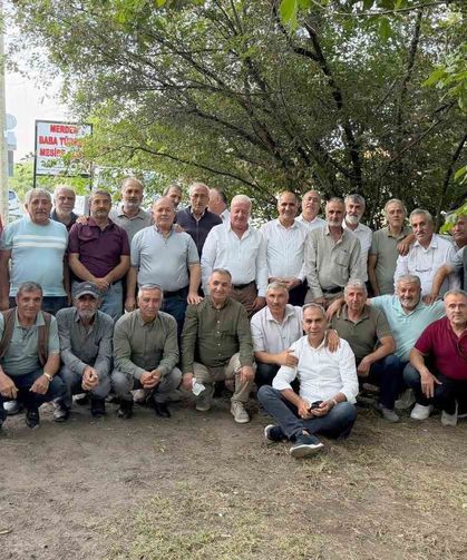 Lise arkadaşları 43 yıl sonra Ahlat'ta buluştu